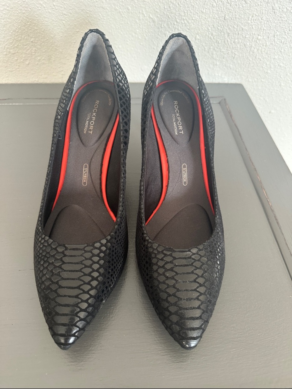 Rockport Black Textured Pointed-Toe Heels with Red Trim